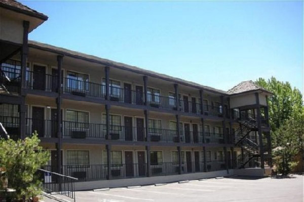 Find everything to make your time more special during your visit to Jamestown, CA. From delicious restaurants, bars, and museums; let Country Inn Sonora host you.